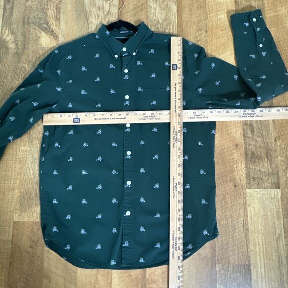 American Eagle Mens Shirt Sz M Green Long Sleeve Holiday Trucks W/Christmas Tree - Picture 9 of 10